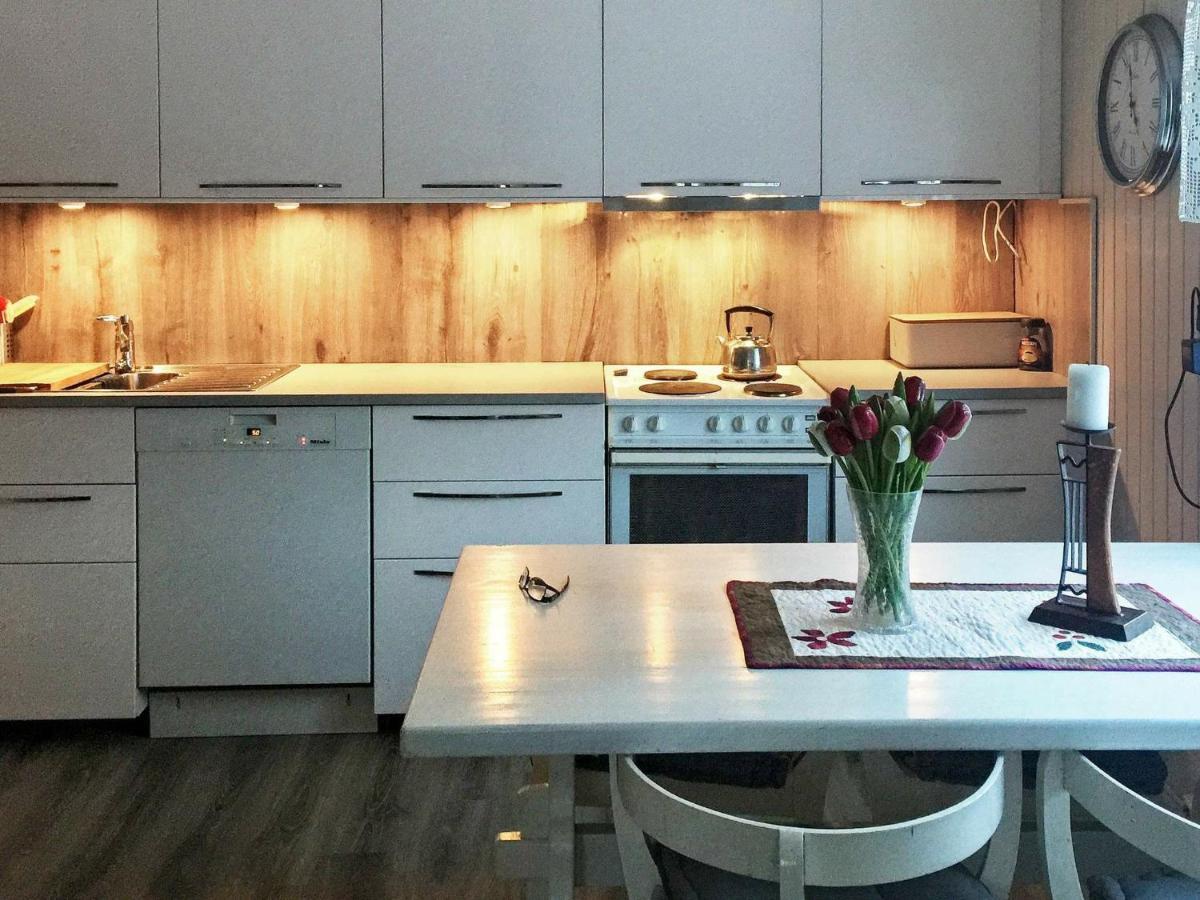6 Person Holiday Home In Senjahopen Mefjordvær Rom bilde